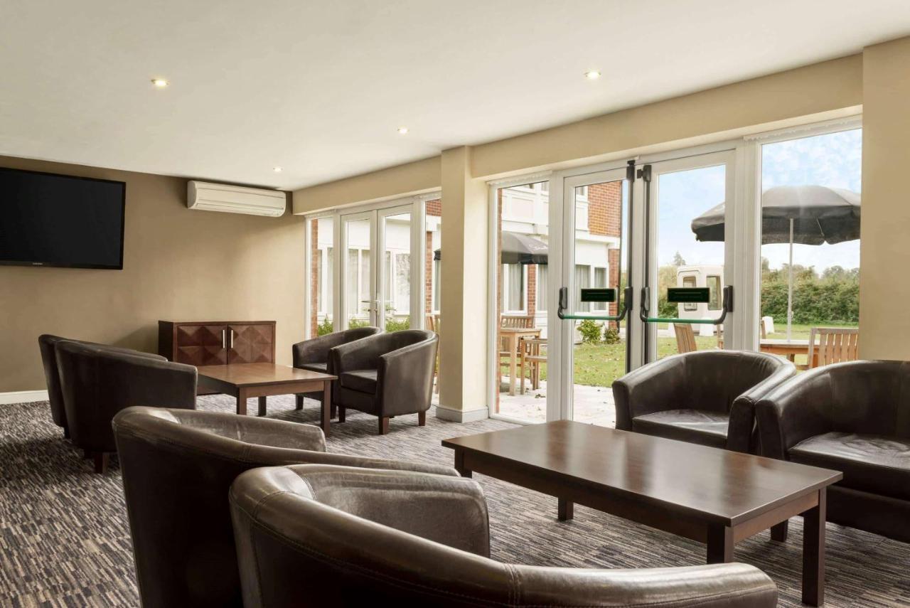 Riverside Hotel Kenilworth Exterior photo